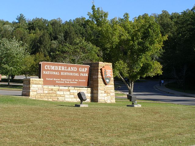 This image has an empty alt attribute; its file name is Cumberland_Gap_NHP_P9040375.jpg